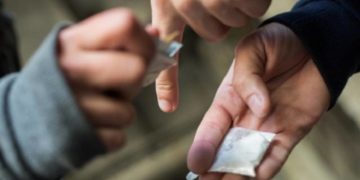 Правоохоронці затримали 25-річного тернополянина, який робив “закладки” з наркотиками