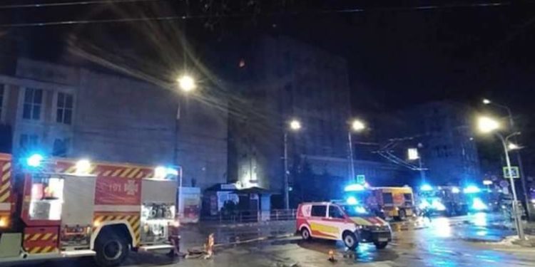 В центрі Тернополя горіла будівля суду