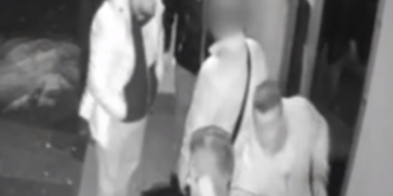 Поліція розшукує осіб, які поблизу розважального закладу у Тернополі побили чоловіка