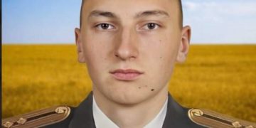 Сьогодні Кременецька громада прощатиметься з Героєм Романом Чорнозубом