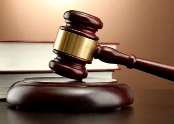 Шумський суд покарав матір, яка покинулa cвоїх дiтeй тa тривaлий чac iз ними нe проживала