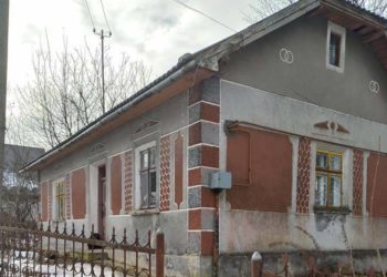 Кровотeчі, поломaні рeбрa тa зaбої: у Збаразькій громаді чоловік до смерті побив власну дружину