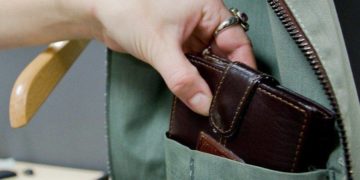 Двоє “працівниць” благодійної організації обікрали 81-річного тернополянина