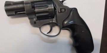 У Тернополі затримали киянина, який погрожував зброєю компанії молодих людей