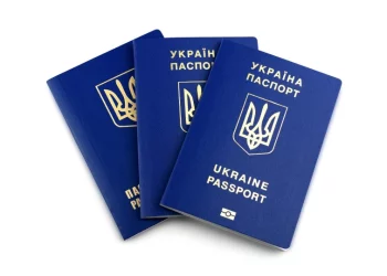 52-річна жителька Козівської громади вперше отримала паспорт громадянина України