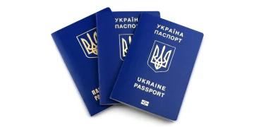 52-річна жителька Козівської громади вперше отримала паспорт громадянина України