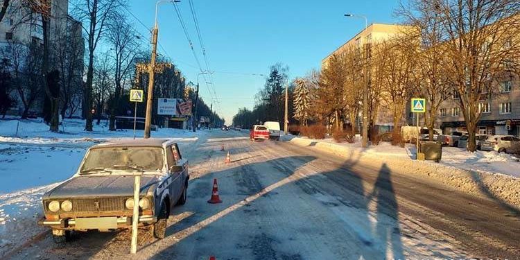 У Тернополі 23-річний водій здійснив наїзд на жінку, яка переходила дорогу 
