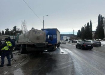 В Кременецькій громаді трапилося масштабне ДТП: одного з водіїв госпіталізували до лікарні