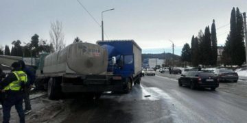 В Кременецькій громаді трапилося масштабне ДТП: одного з водіїв госпіталізували до лікарні