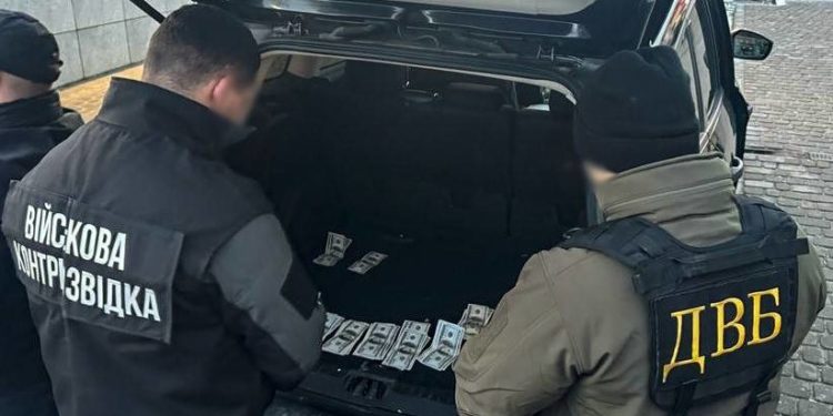 Правоохоронці Тернопільщини викрили три схеми переправляння ухилянтів за кордон