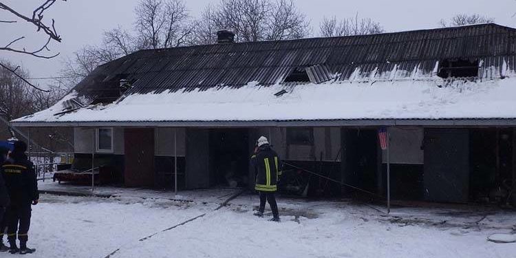 В громаді на Тернопільщині чоловік розізлився на свою співмешканку і підпалив господарську будівлю