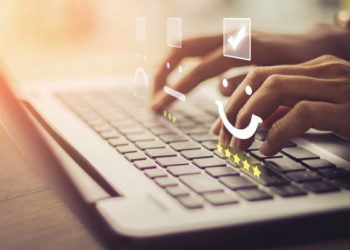 Тернополянка хотіла допомогти другу і потрапила у пастку шахраїв