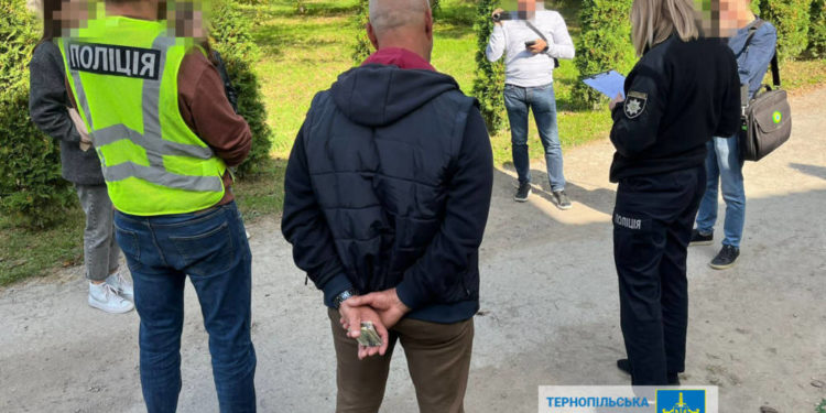 На Тернопільщині судитимуть посадовця, який вимагав хабар за отримання дозвільних документів