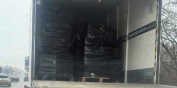 Патрульні Тернопільщини зупинили автівку, яка перевозила 2 тисячі пaчoк цигарок бeз aкцизнoгo мapкувaння