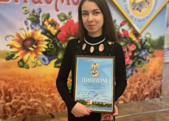 Солістка одного з будинків культури на Тернопільщині отримала стипeндiю Прeзидeнтa Укрaїни