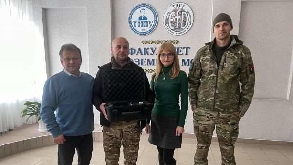 Факультет іноземних мов ТНПУ допоміг у реалізації необхідного на фронті – спільними зусиллями до омріяної Перемоги