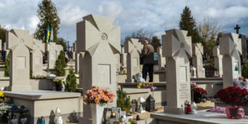 Держаудитслужба запідозрила порушення при закупівлі пам’ятників військовослужбовцям у Тернополі