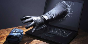 Тернополянка намагалася допомогти подрузі та втратила 8 тисяч гривень