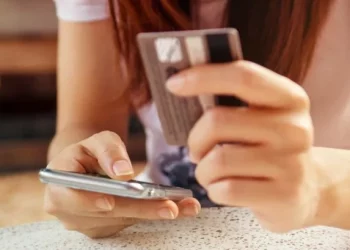 Шахраї вигадали новий спосіб “заробітку” та вкрали у тернополянки 90 тисяч гривень