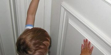 Рятувальники Тернопільщини допомогли 4-річній дитині, яка випадково зачинилася у квартирі