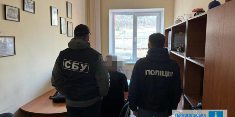 Хабарництво в ДСНС: на Тернопільщині викрили схему вимагання “відкатів”