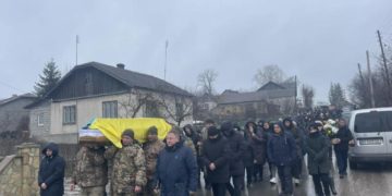 У Великогаївській громаді попрощалися з Героєм Андрієм Закревським