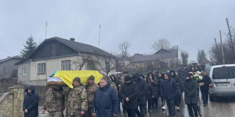 У Великогаївській громаді попрощалися з Героєм Андрієм Закревським