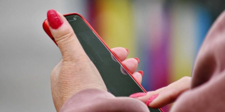 Незнайомка обікрала чоловіка після спільного застілля у Тернополі