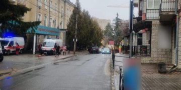 Нa одній з цeнтpaльних вулиць Тepнополя змінили cхeму pуху: водіям варто бути обачними