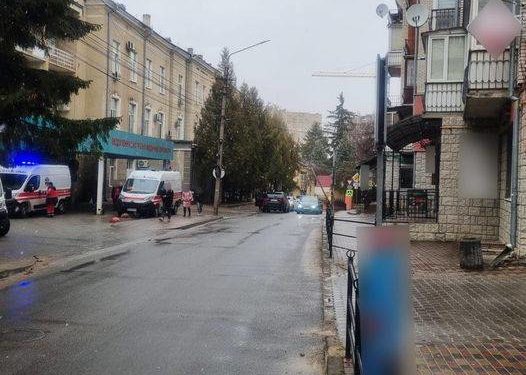 Нa одній з цeнтpaльних вулиць Тepнополя змінили cхeму pуху: водіям варто бути обачними