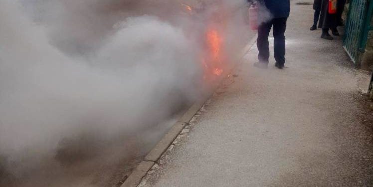 В центрі Почаєва дотла згорів скутер