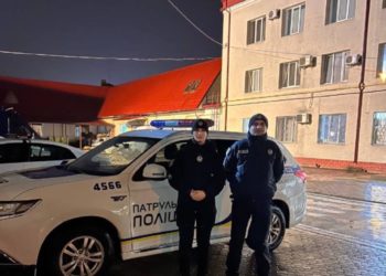 Герої на дорозі: тернопільські патрульні допомогли породіллі вчасно дістатися до пологового