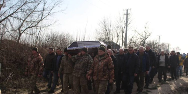 Сьогодні у Великодедеркальській громаді прощатимуться з Героєм Олександром Анімушком