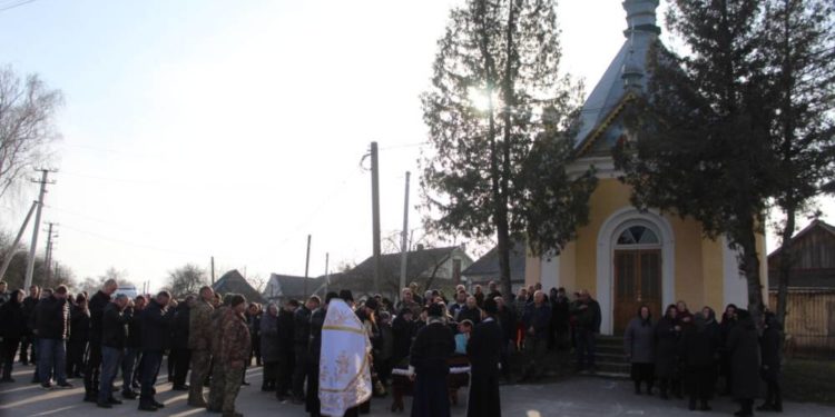 Сьогодні у Великодедеркальській громаді прощатимуться з Героєм Олександром Анімушком