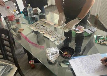 СБУ Тернопільщини викрило осіб, які виготовляли фальшиві документи для виїзду чоловіків за кордон