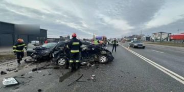 Неподалік Тернополя трапилася серйозна аварія: рух транспорту ускладнений