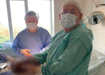 Тернопільські хірурги видалили 9,5-кілограмову пухлину з живота 43-річної жінки