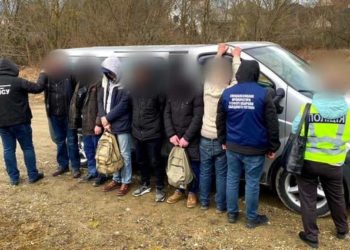 Уродженець Тернопільщини намагався нелегально вивезти за кордон 5 ухилянтів
