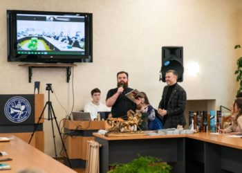 В ЗУНУ відбулася презентація фотоальбому бренду Malanka Fashion та організовано благодійний аукціон на підтримку Збройних Сил України