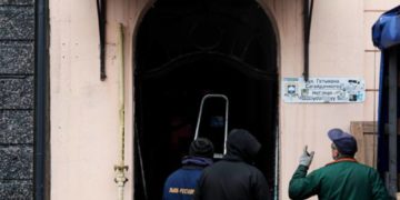 Громадські активісти відправила на реставрацію столітню браму, яка була встановлена в центрі Тернополя
