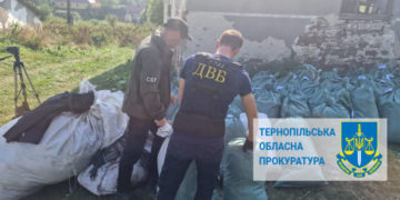 Колишнього поліцейського з Тернопільщини будуть судити за організацію нелегального виробництва тютюну