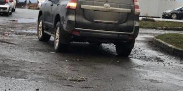 Зухвале порушення ПДР: патрульні Тернопільщини покарали водія Toyota, який їздив по тротуару