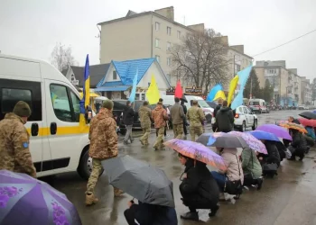 На Тернопільщині прощаються зі старшим матросом, який загинув в Херсонській області