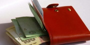 Жительці Скала-Подільської громади, яка поцупила чужий гаманець, загрожує 8 років ув’язнення