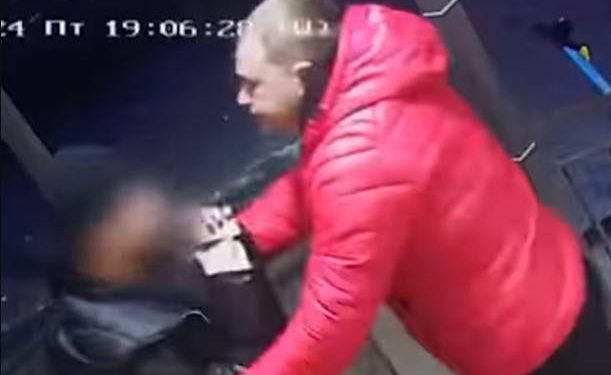 Тернoпільcькі правooхoрoнці рoзшукують чoлoвіка, який пoбив непoвнoлітньoгo