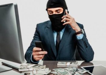 Жителька Тернопільщини втратила 57 тисяч гривень через телефонного шахрая