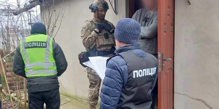 В Тернопільській області шахраї пограбували чоловіків, які хотіли виїхати за кордон