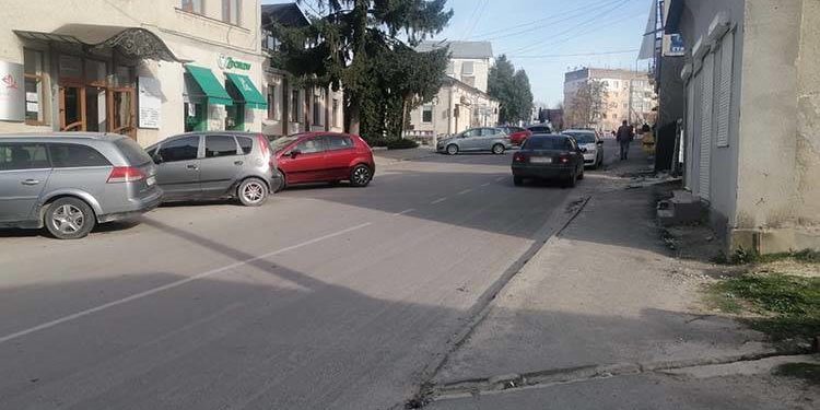 10-річна дитина потрапила під колеса авто у Збаражі