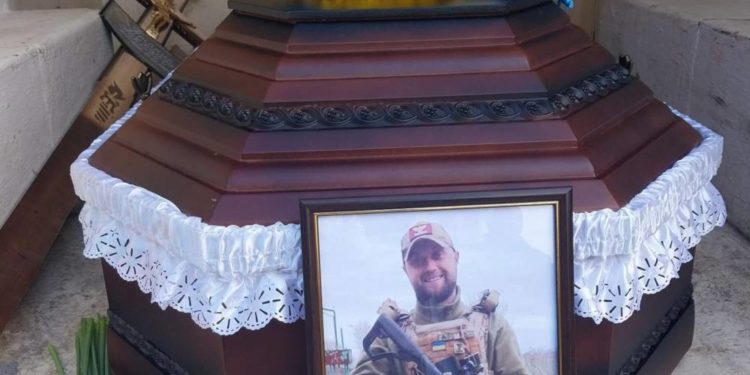 В Мельнице-Подільській громаді зустріли загиблого Героя Михайла Тріпника