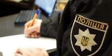 Погроза вбивством: на Тернопільщині чоловік тероризує сестру та матір